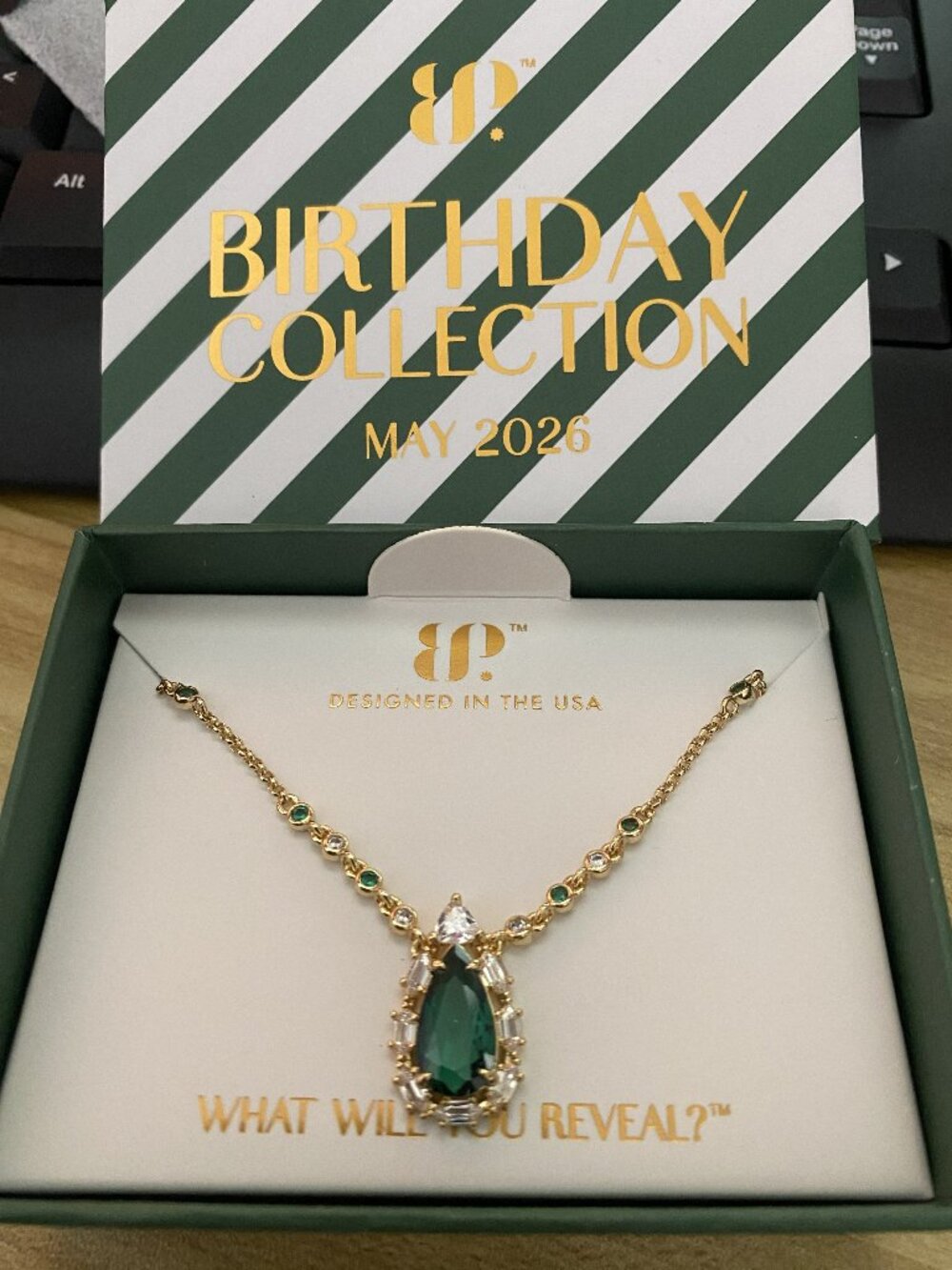 Bomb Party May 2026 Necklace 'Say It In Glamour' Emerald On Gold